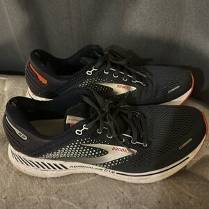 Brooks Adrenaline GTS 22
